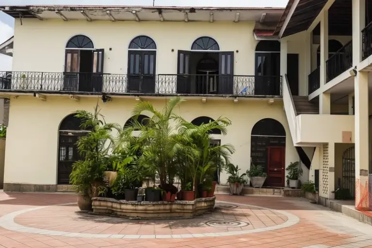 casa amarilla panama