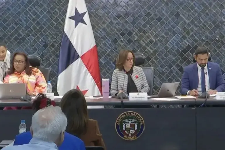 Panama Considers Expanding Senior Citizen Discounts Amid Private Sector Concerns descuentos a jubilados pensionados