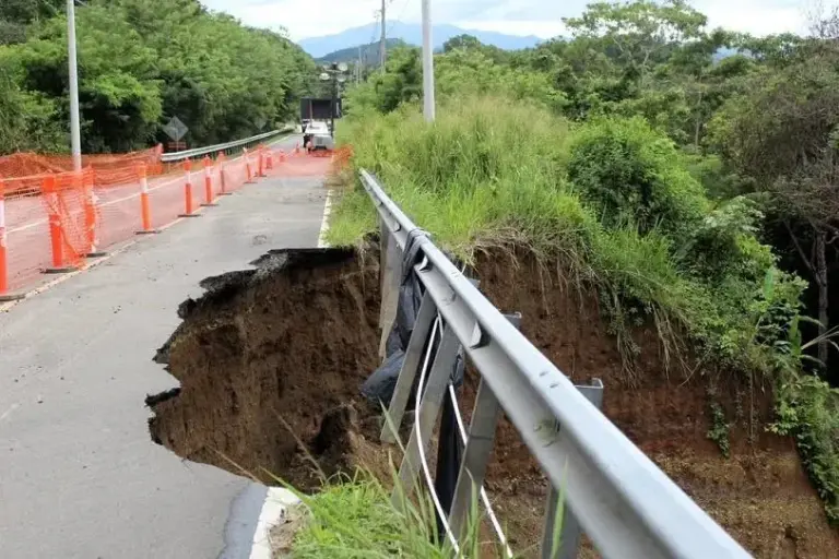 Road to Sorá, Panama: Stabilization Efforts and Critical Repairs Underway Ministry of Public Works