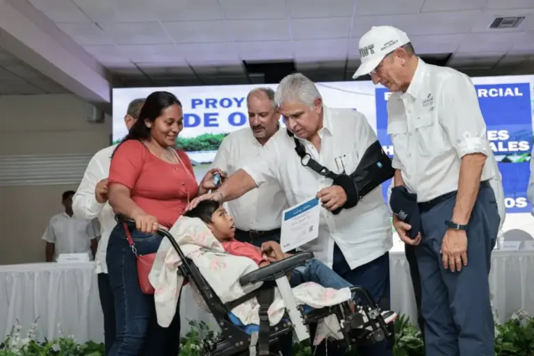 Aguadulce Families Receive Homes and Better Roads – President Mulino’s Infrastructure Push mulino houses