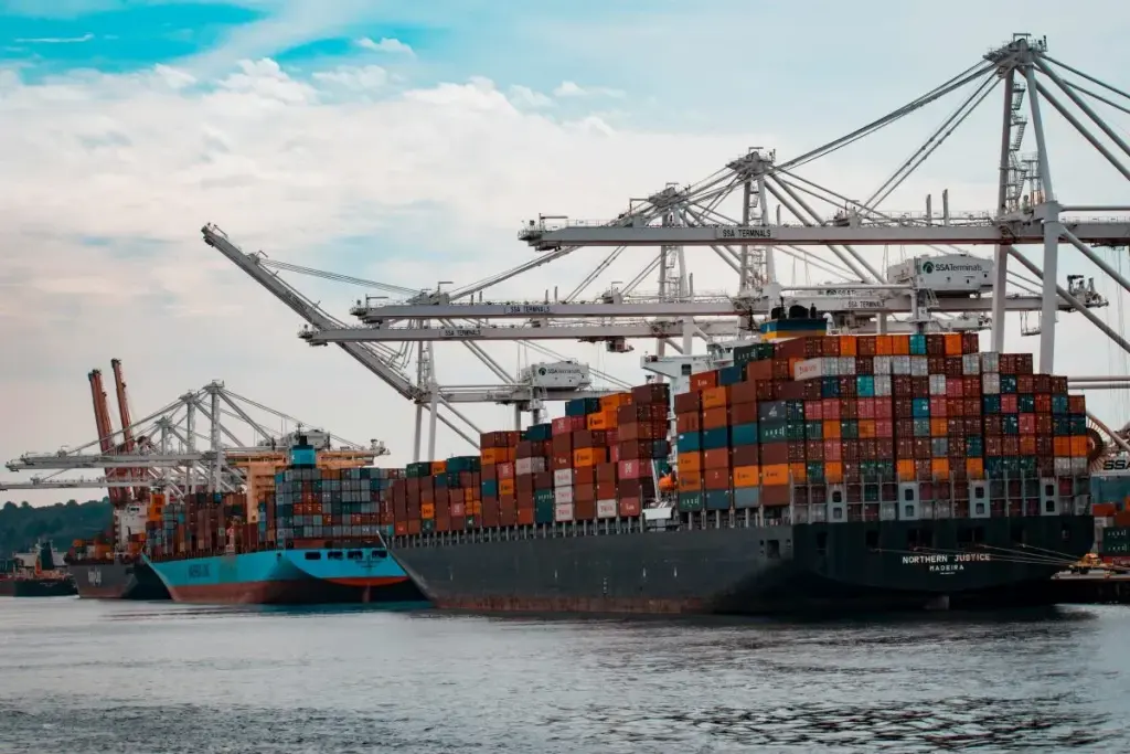ships containers export