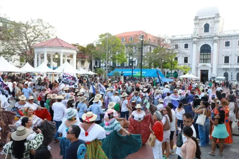 Panama City Establishes New Casco Viejo Pedestrian Zone casco peatonal