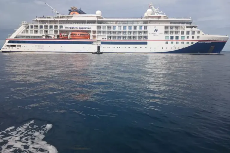 cruise ship hanseatic