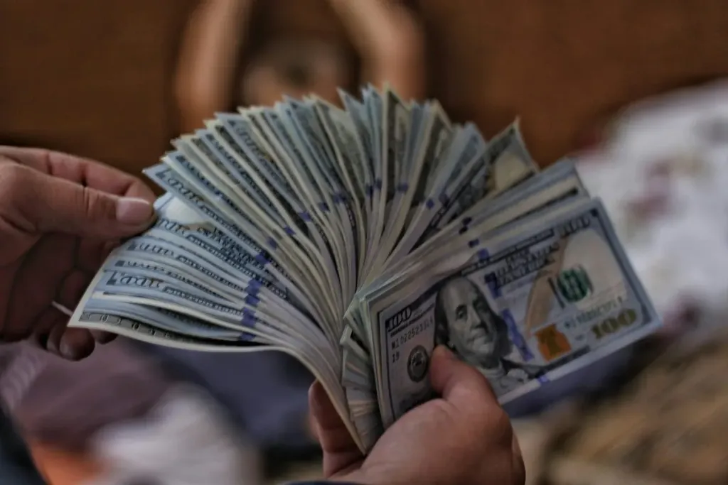 dollars fan