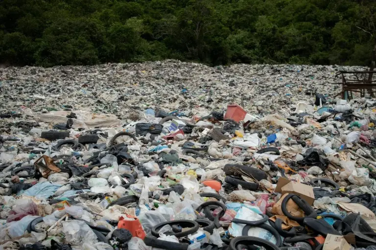 5 Overfull Landfills Are Pushing Azuero to the Brink garbage place