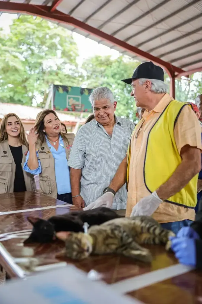 presidente y primera dama llevan mision patitas y feria interinstitucional a la pintada 7jpg 1763148592