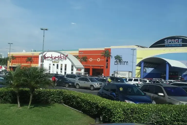 Panama Cyber Monday Promotions Drive Record Sales 1278px Panama Albrook Mall panoramio