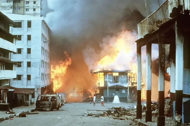 1592px Panama clashes 1989