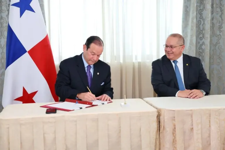 Javier Martínez Acha Vásquez mire gob