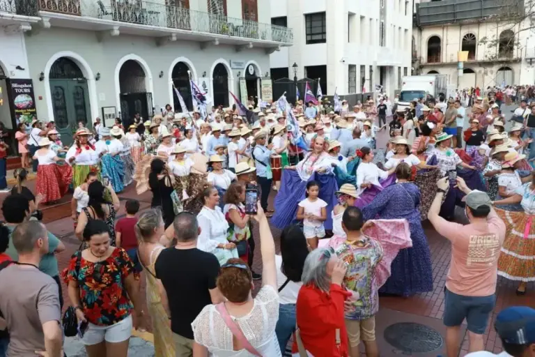 Panama City Historic Casco Viejo Pedestrian Sunday – Go Enjoy! casco peatonal pedestrian sundsay