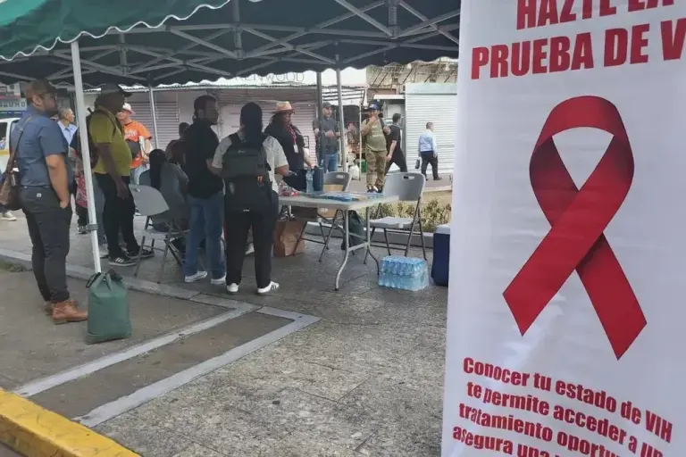 Panama City Officials Offer Free STI (HIV) Tests Before Carnival hiv test plaza 5 mayo
