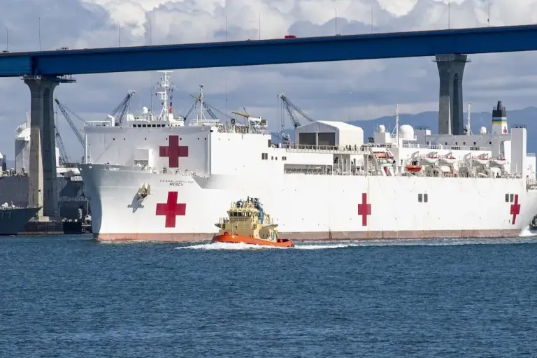 1920px USNS Mercy (T AH 19) navigates the San Diego channel, March 23, 2020