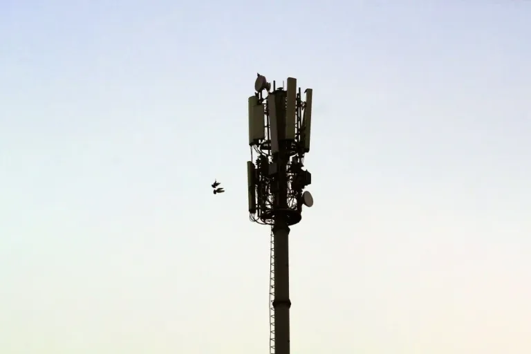 mobile phone network antenna