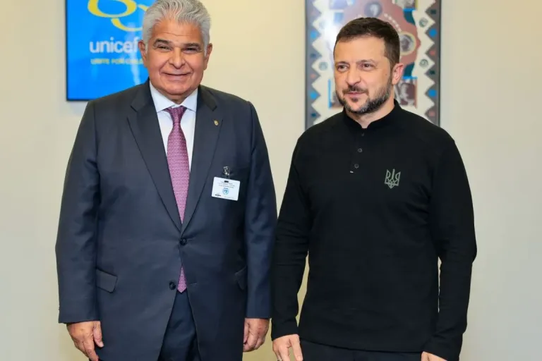 mulino celenski panama ukraine president