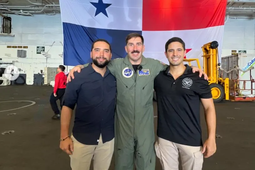 USS Nimitz diputados panama 2