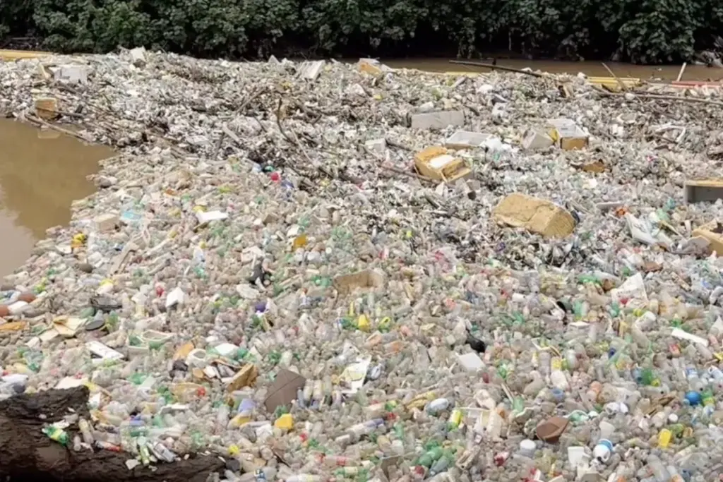 flood gate waste barrier rio