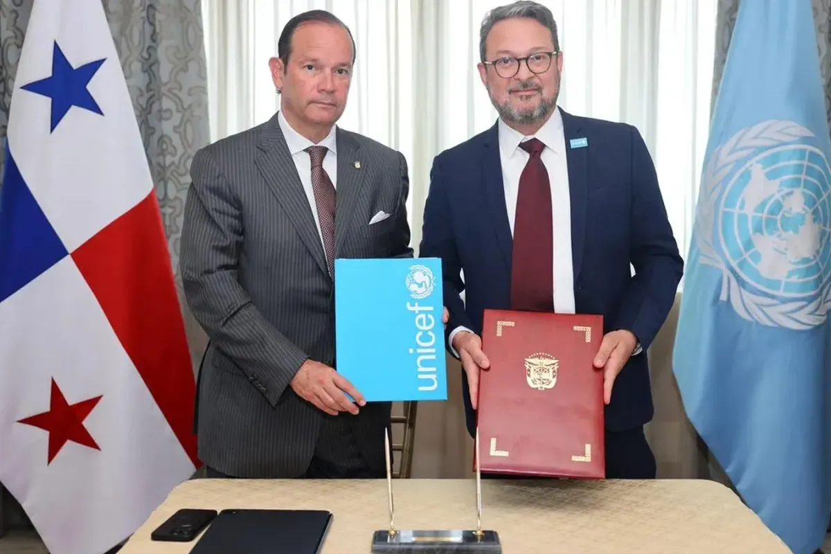 panama and unicef sign at global office show signed files