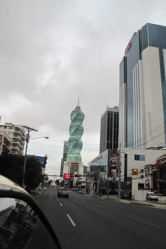 Panama City, el Tornillo building panoramio street