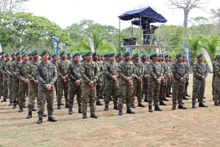 panama troups senafront