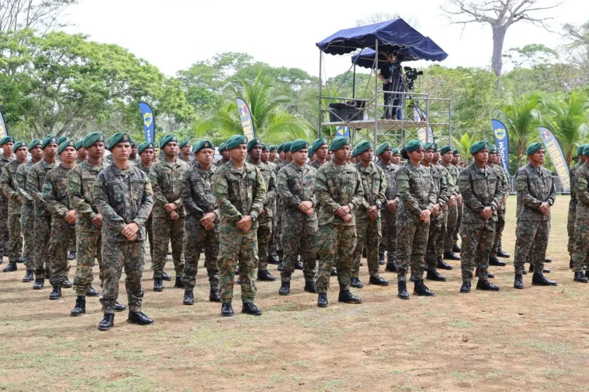 panama troups senafront