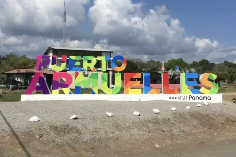 sign puerto armuelles