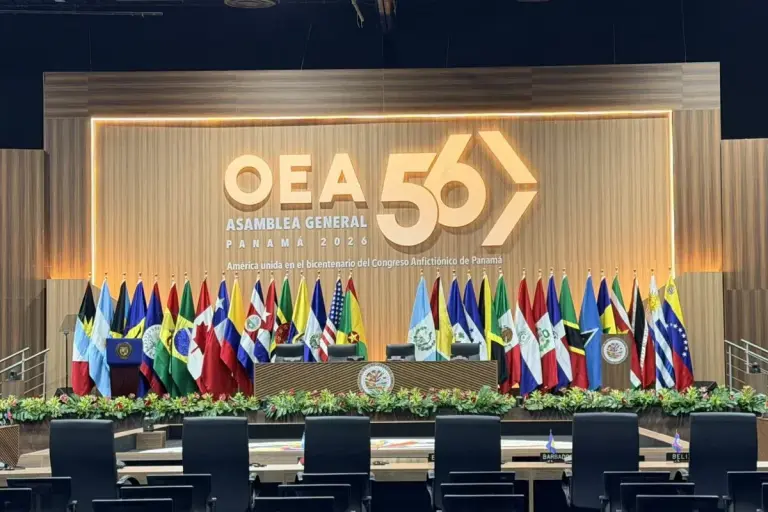 AEC and OEA summits, and in the background commemorating the 200th anniversary of the 1826 Amphictyonic Congress of Panama