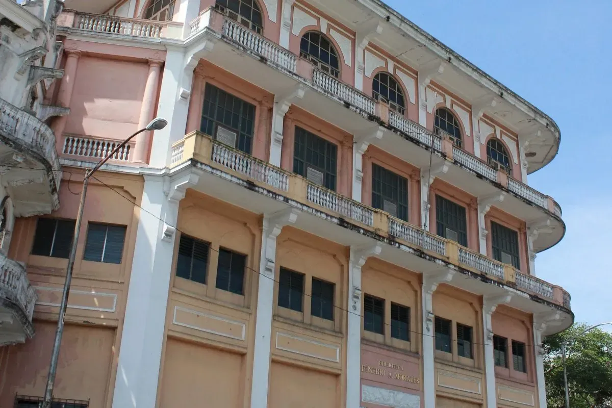 Antigua Sede de la Biblioteca Nacional de Panamá = Former National Library of Panama