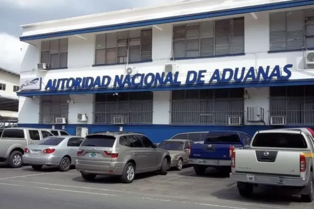 The National Customs Authority implemented changes to its query platform without publicly announcing the elimination of searches by company or person name, which were replaced by queries using the tariff code of each transaction.
