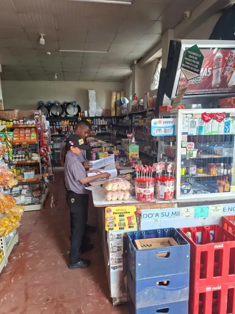 ENFORCEMENT COURT in a store by migracion panama