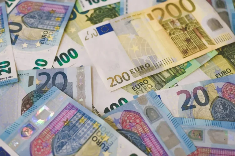 euros euro bills