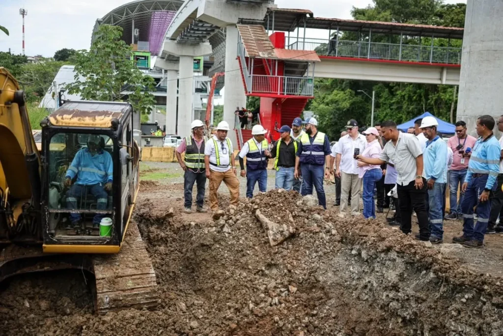 IDAAN deploys the largest ‘Panama Without Leaks’ operation in Arraiján to recover the drinking water distribution network fixing Credit IDAAN