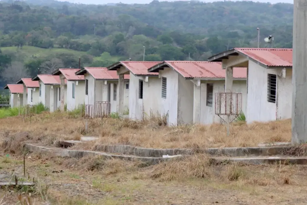 lomas ghost town housing project by miviot