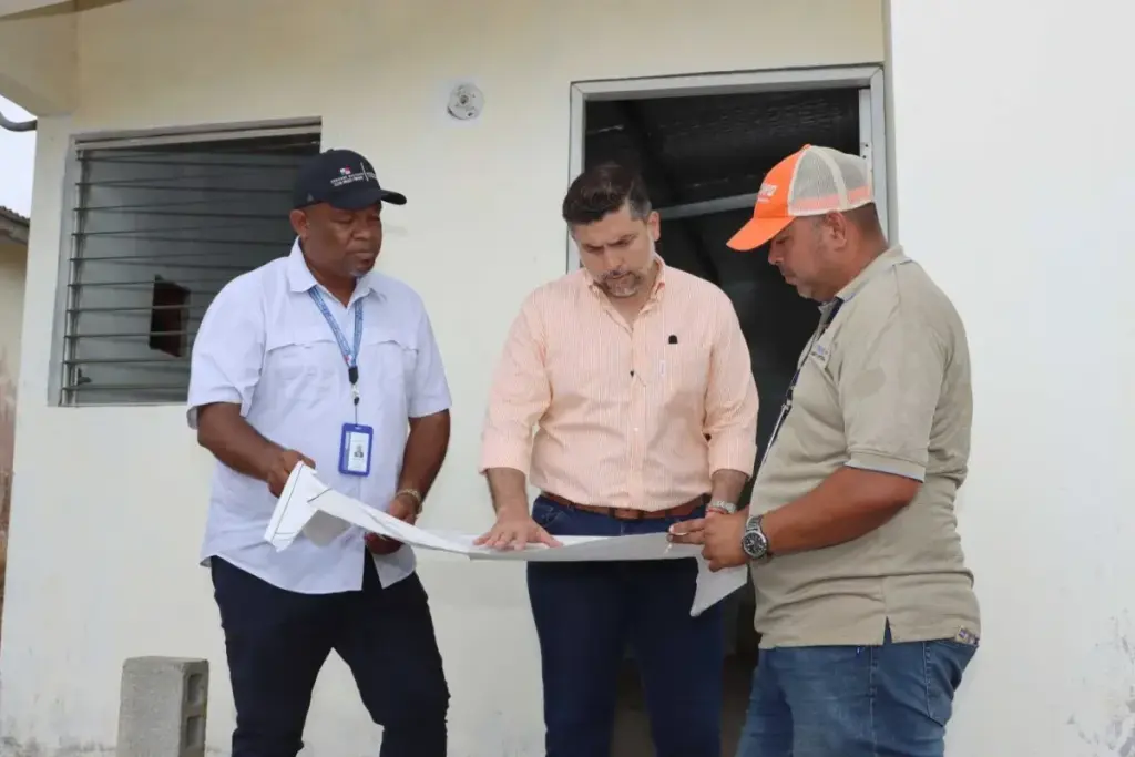 plans for panama oeste lomas housing project by miviot