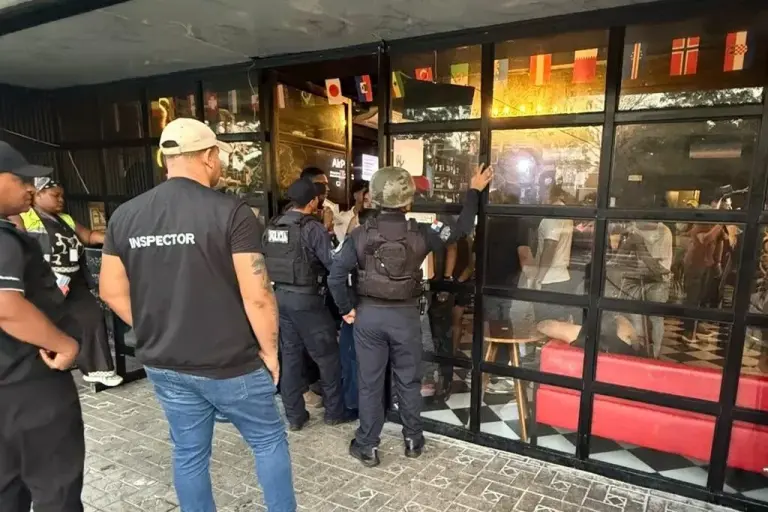 Panama City Nightclub Raided for Operating Without Proper Licenses Police raid nightclub operating without the required permits Entrance by Mupa