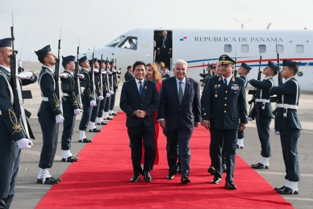 President Mulino arriving in Peru for presidential inaugaration Credit Presidencia