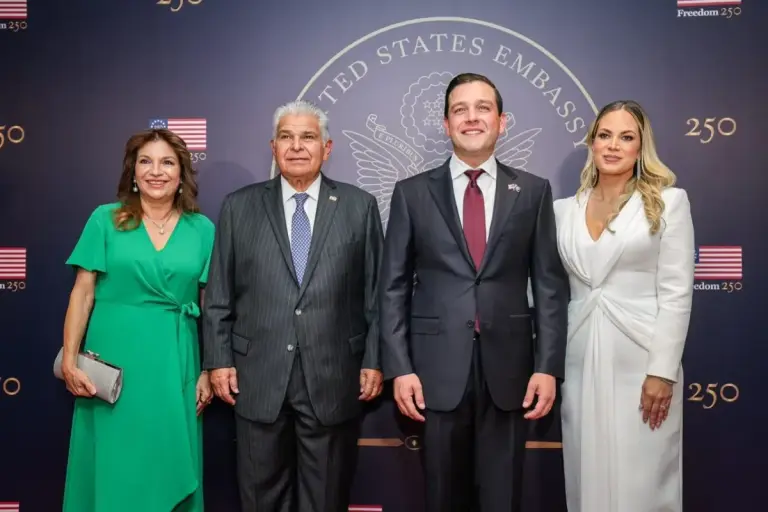 US Embassy Gala and President Mulino’s Blunt Message to Washington US Embassy Gala 2026 President Mulino and US Ambassador by Presidencia