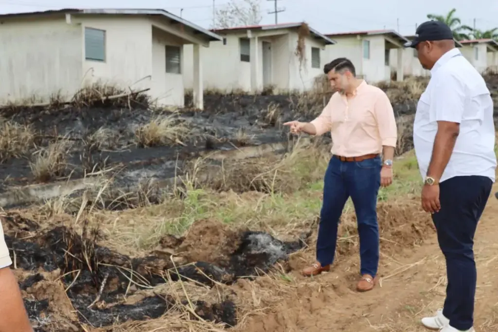 vandalism panama oeste lomas housing project by miviot