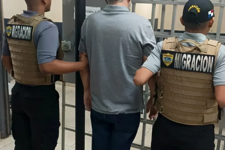 American who was subject to an arrest warrant in the state of Florida for cocaine trafficking and the sale of controlled substances was deported from Panama Credito Migracion Panama