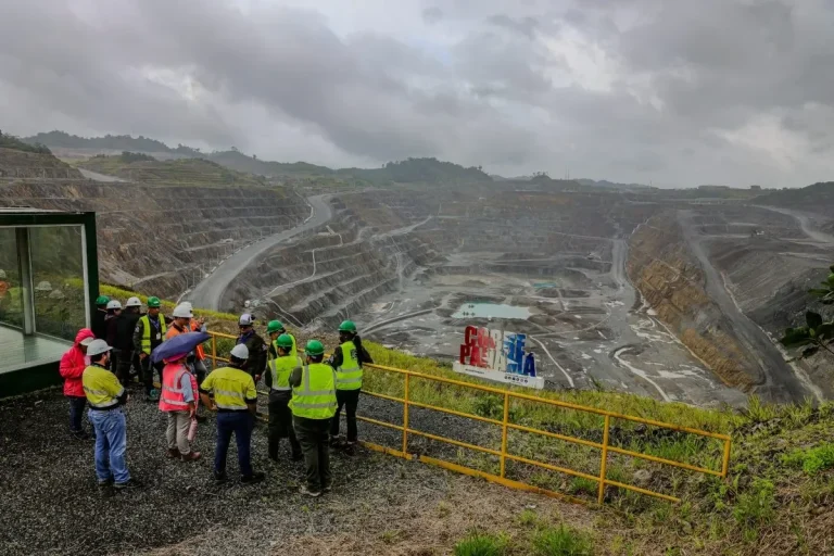 Cobre Panama ViewPoint mining view with scients by MiAmbiente