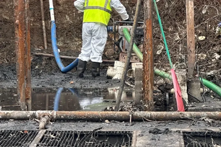1,200 Poor and Collapsed Treatment Plants for Wastewater Nationwide – A True National Crisis collapsed treatment plants for waste water with worker Credit MiAmbiente