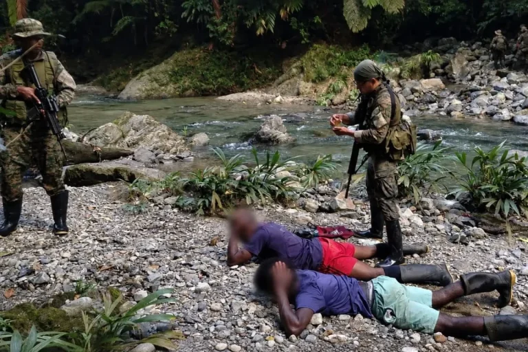 Colombian miners detained in Cana Blanca Credit SenaFront