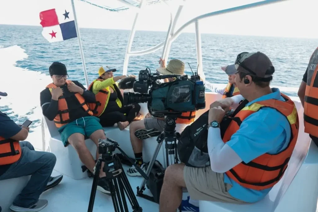 Environmental crew Ship noise and marine noise polution affect whale populations in the Pacific off Panama PhotoCredit MiAMBIENTE