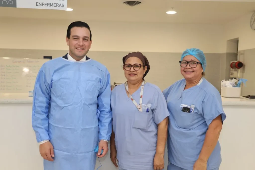 Expanded US Panama Health Security Cooperation Restores Sight to 80 Panamanians Camberra and nurses Credit US Embassy PA