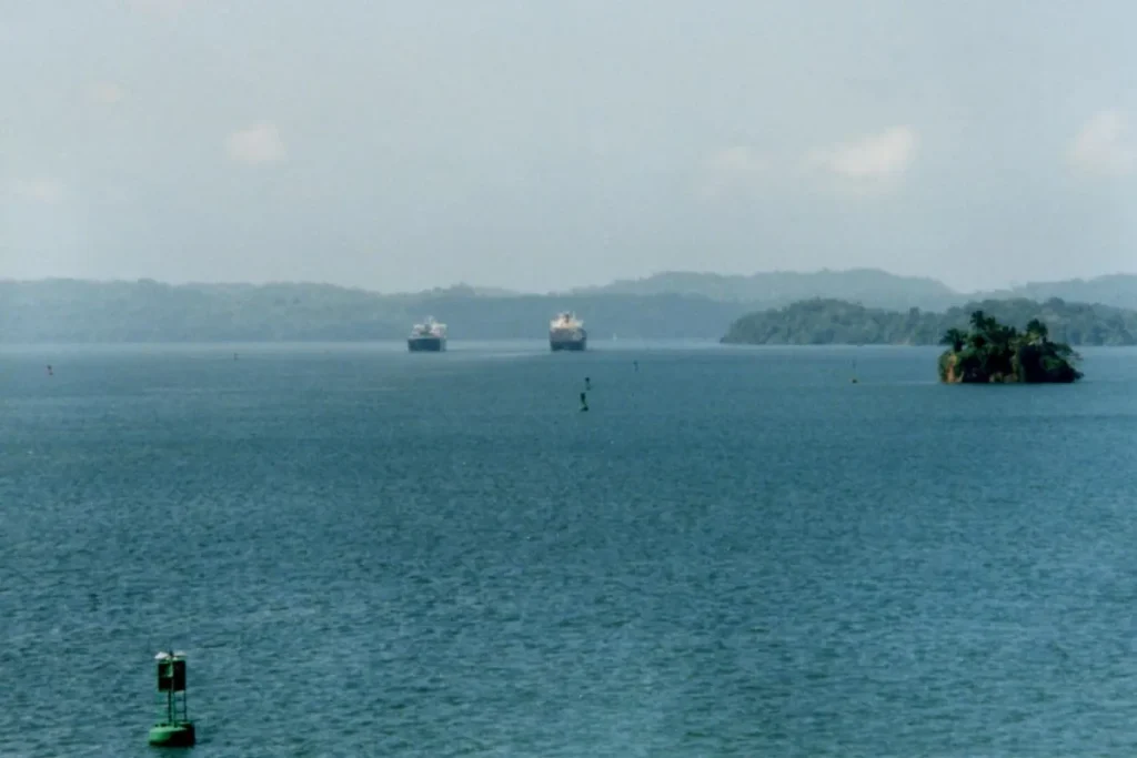 Gatun Lake in Panama. By Stan Shebs, CC BY-SA 3.0, https://commons.wikimedia.org/w/index.php?curid=51264