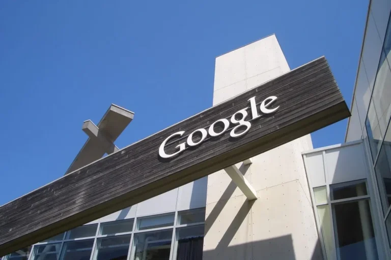 A Google sign from their campus in Mountain View, California. By brionv - originally posted to Flickr as Google Food, CC BY-SA 2.0, https://commons.wikimedia.org/w/index.php?curid=4680110