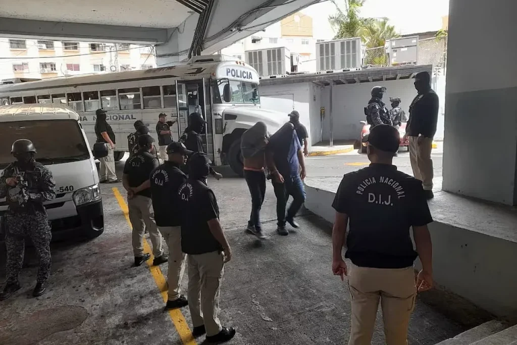 In the Jericho operation, 22 people were charged and more than $2 million was seized. LP Juan Díaz
