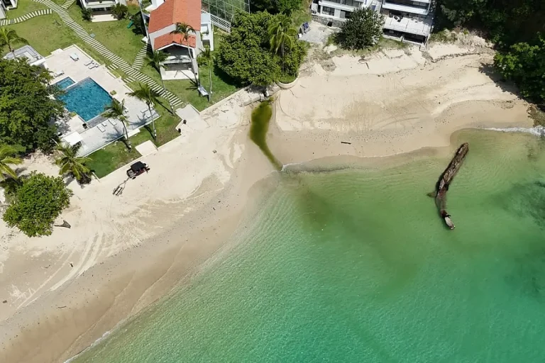 Isla Contadora construction violations drone view Credit MiAmbiente