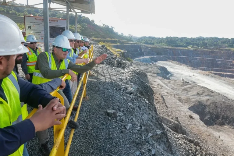 Minister Navarro oversees the Safe Management Plan for the copper mine on site and will launch the Community Participatory Water Quality Monitoring Program Credit MiAmbient