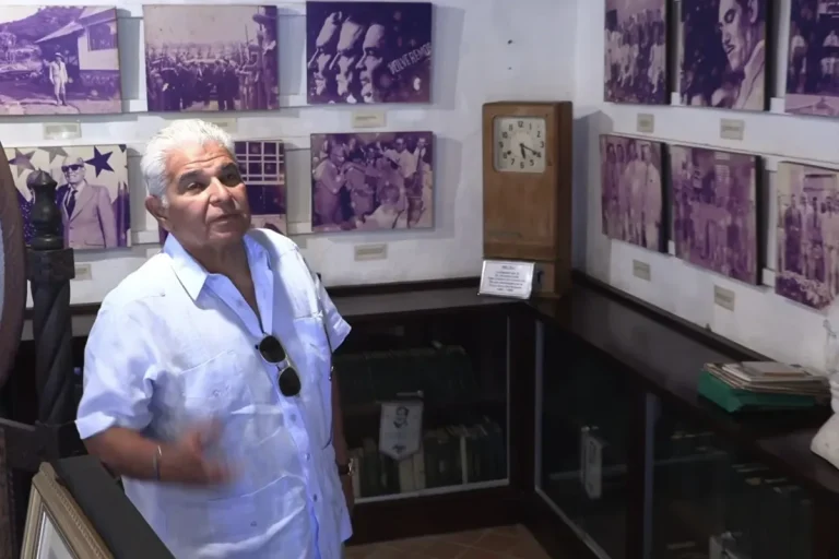 Mulino remembers the legacy of Arnulfo Arias Madrid in commemoration of his passing and announcing new laws