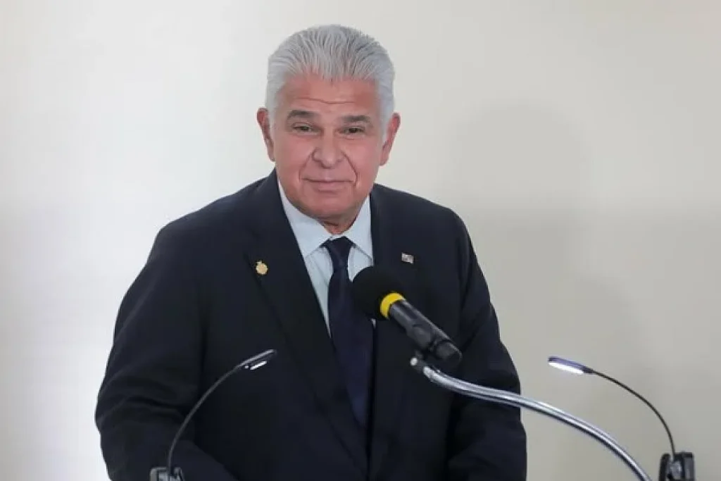 President Mulino holding Speech at 100 Year Gala Credit MiCultura